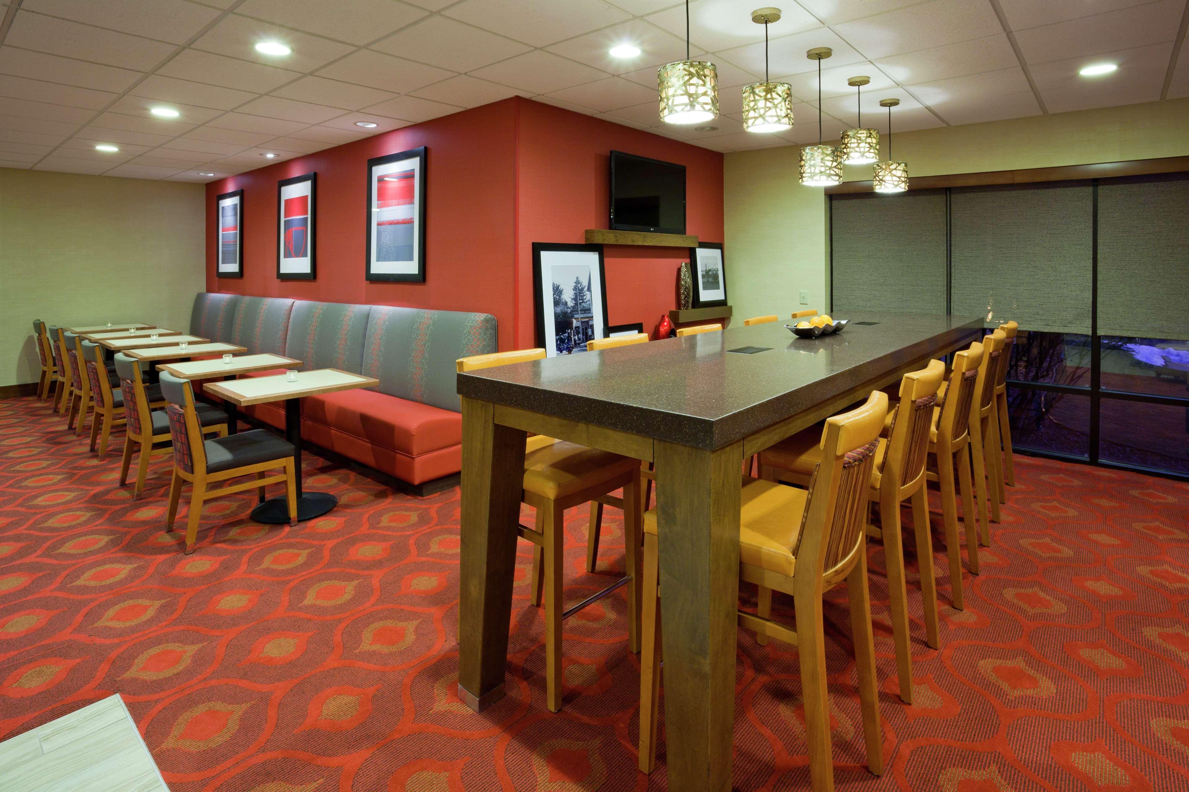 Hampton Inn Rockford Eksteriør bilde