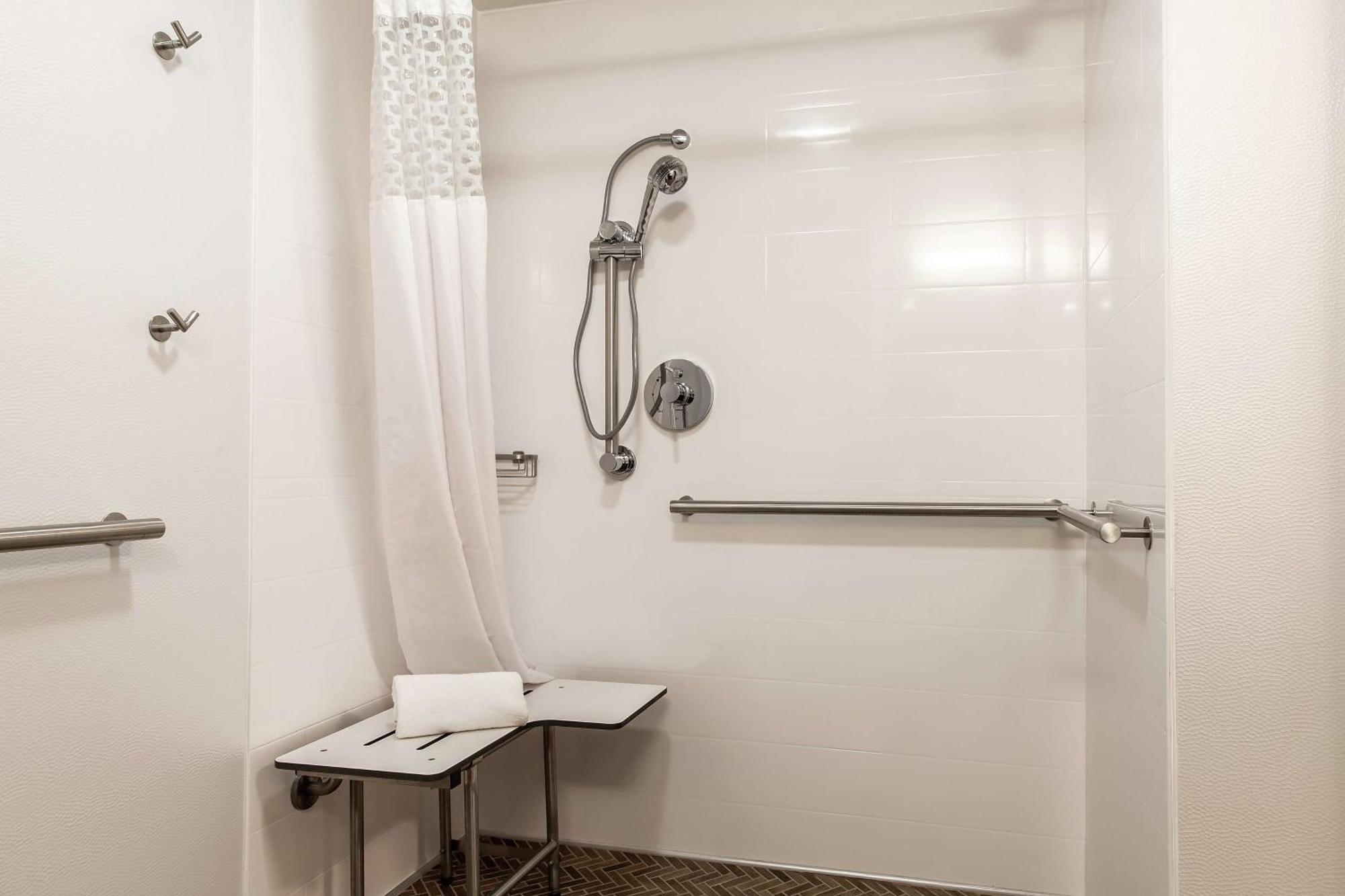 Hampton Inn Rockford Eksteriør bilde